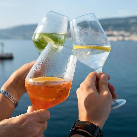 ホテル Bea Boat Charter マントン エクステリア 写真