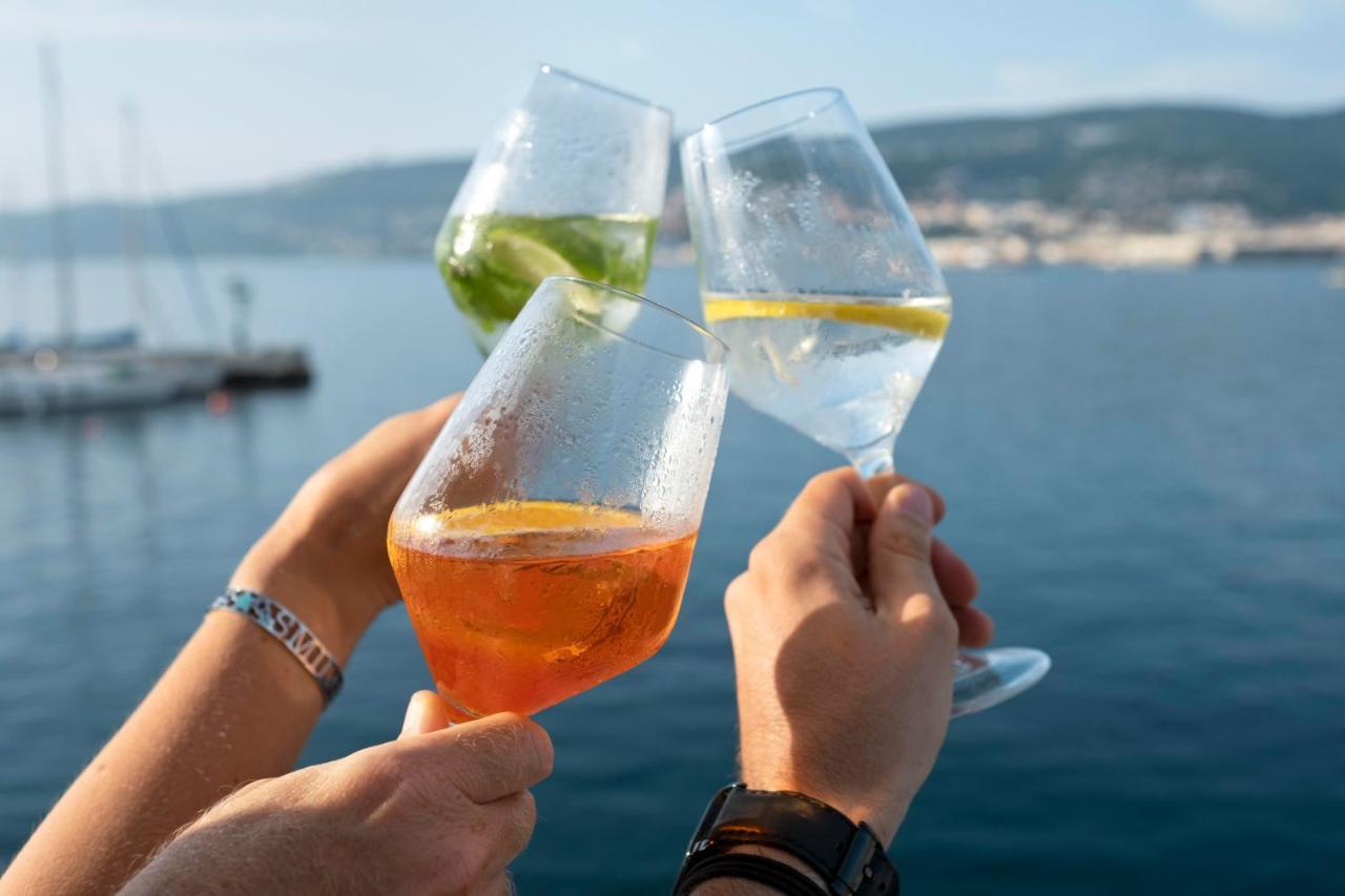 ホテル Bea Boat Charter マントン エクステリア 写真