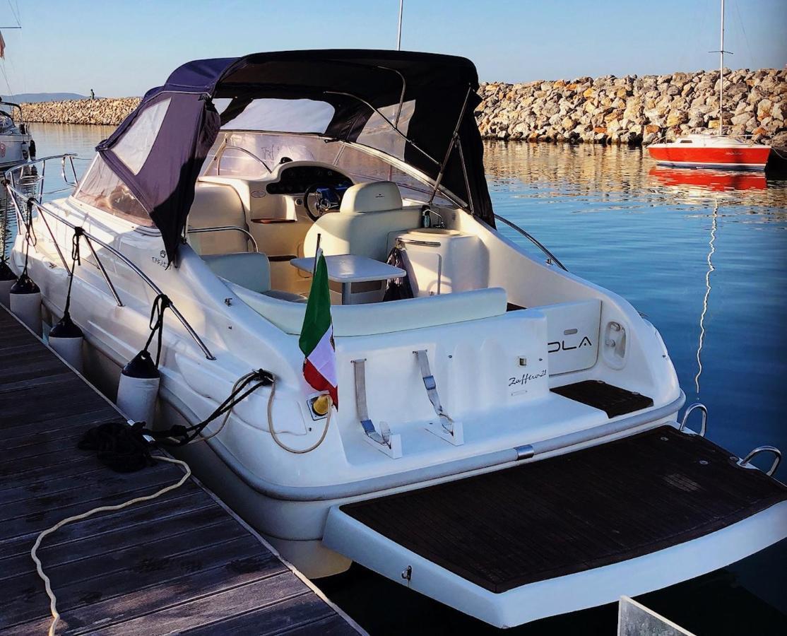 ホテル Bea Boat Charter マントン エクステリア 写真